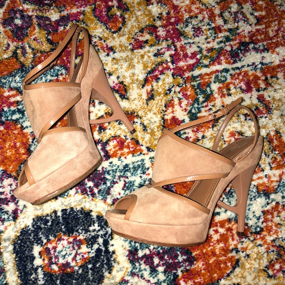 Yves Saint Laurent Nude Heels